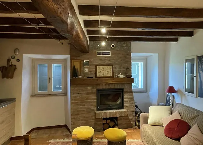 Alloggio Con Camino Nel Borgo Del Castello